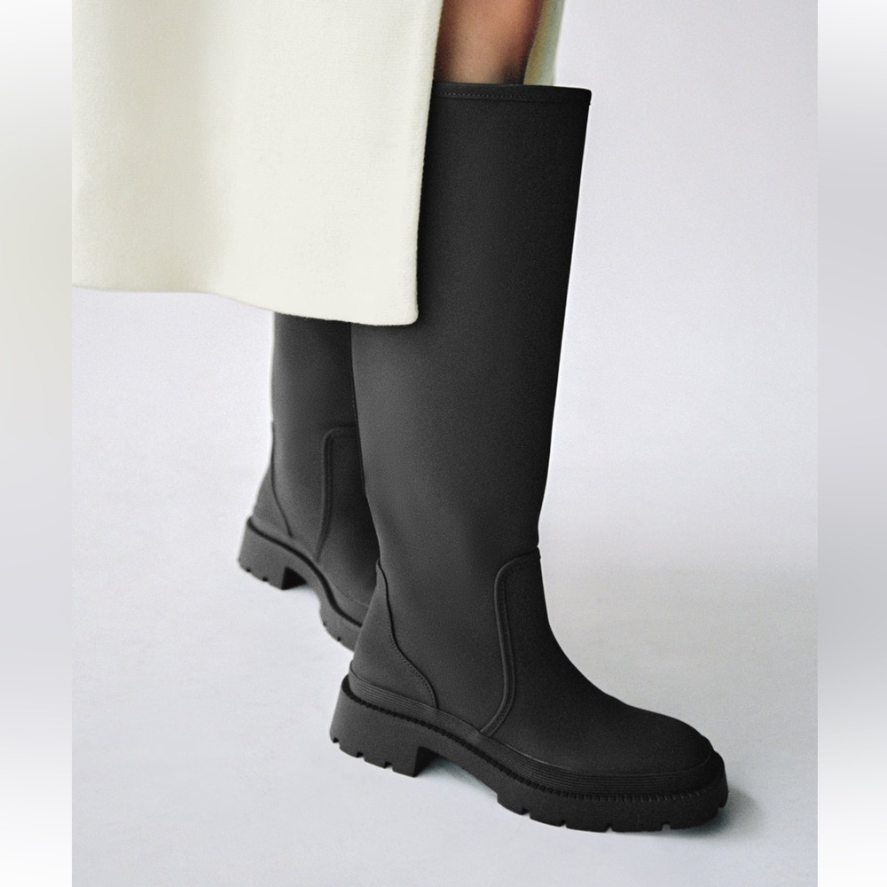 Zara Black Rubber Knee High Rain Boots Pull On Non-Slip Lug Sole EU 35